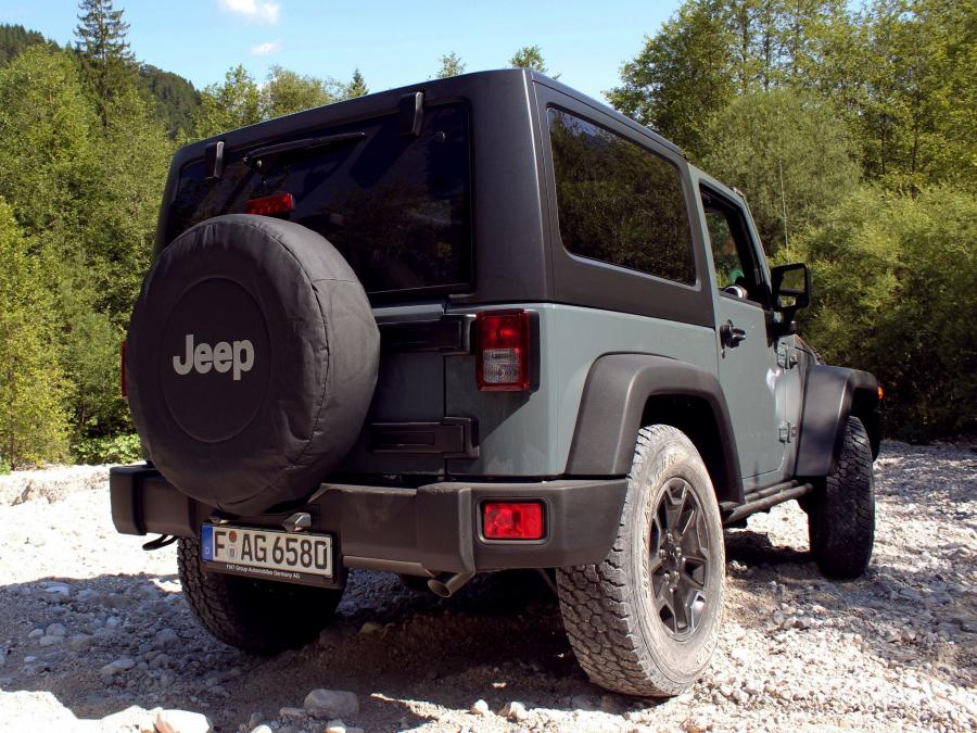  Jeep Wrangler Rubicon 10th Anniversary Edition 2013 года  (EU) (фото 6 из 54)